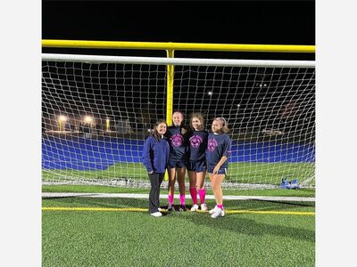 EHHS Girls Soccer Captains Keep Up the Heart of the Team In a Tough Season