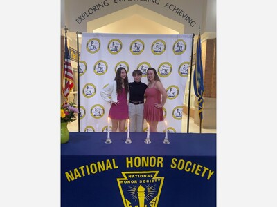 Sydney Herard and Izabella Olszewski Help Influence the Community as the EHHS National Honor Society's Presidents